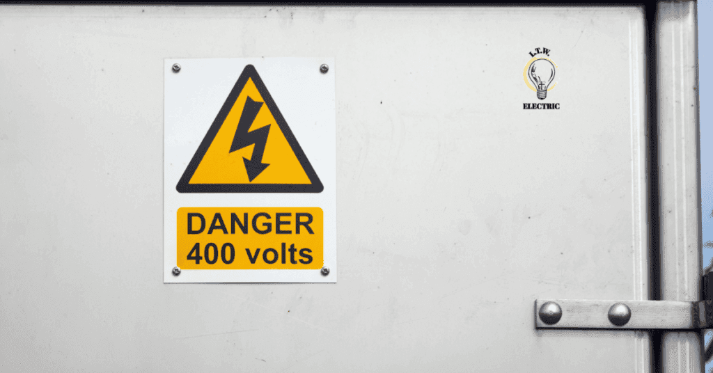 Warning-Signs-of-Winter-Electrical-Panel-Problems-1024x536-1.png